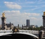 Guide touristique français à Paris Margot Schmitz