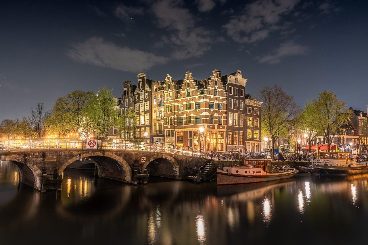 Zwiedzanie Amsterdamu z przewodnikiem. Atrakcje Amsterdamu 